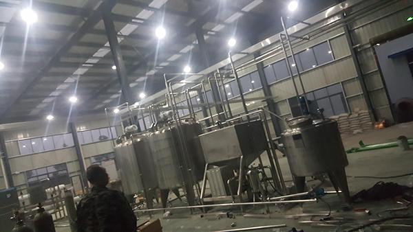 液體營養(yǎng)液中小型加工設(shè)備 30噸/天水劑有機肥生產(chǎn)線